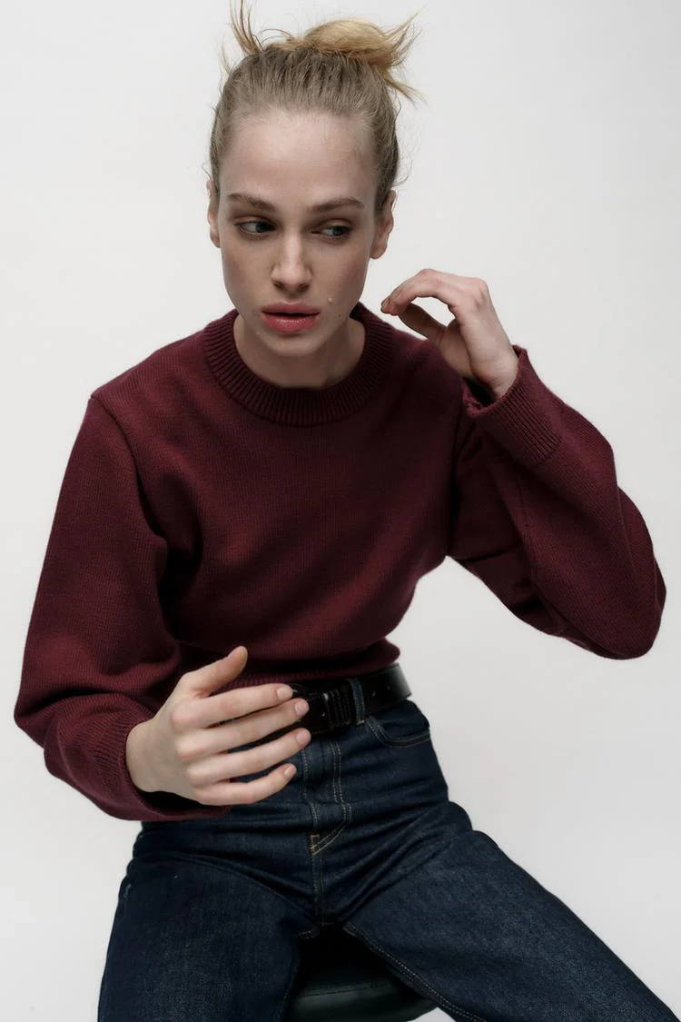 Cropped Knit Sweater with Wide Sleeves - Image 4